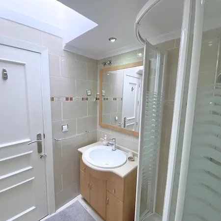 Harbour Penthouse With Big Terrace And Sea View * ベナルマデナ